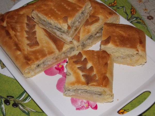 Пирог из мойвы с