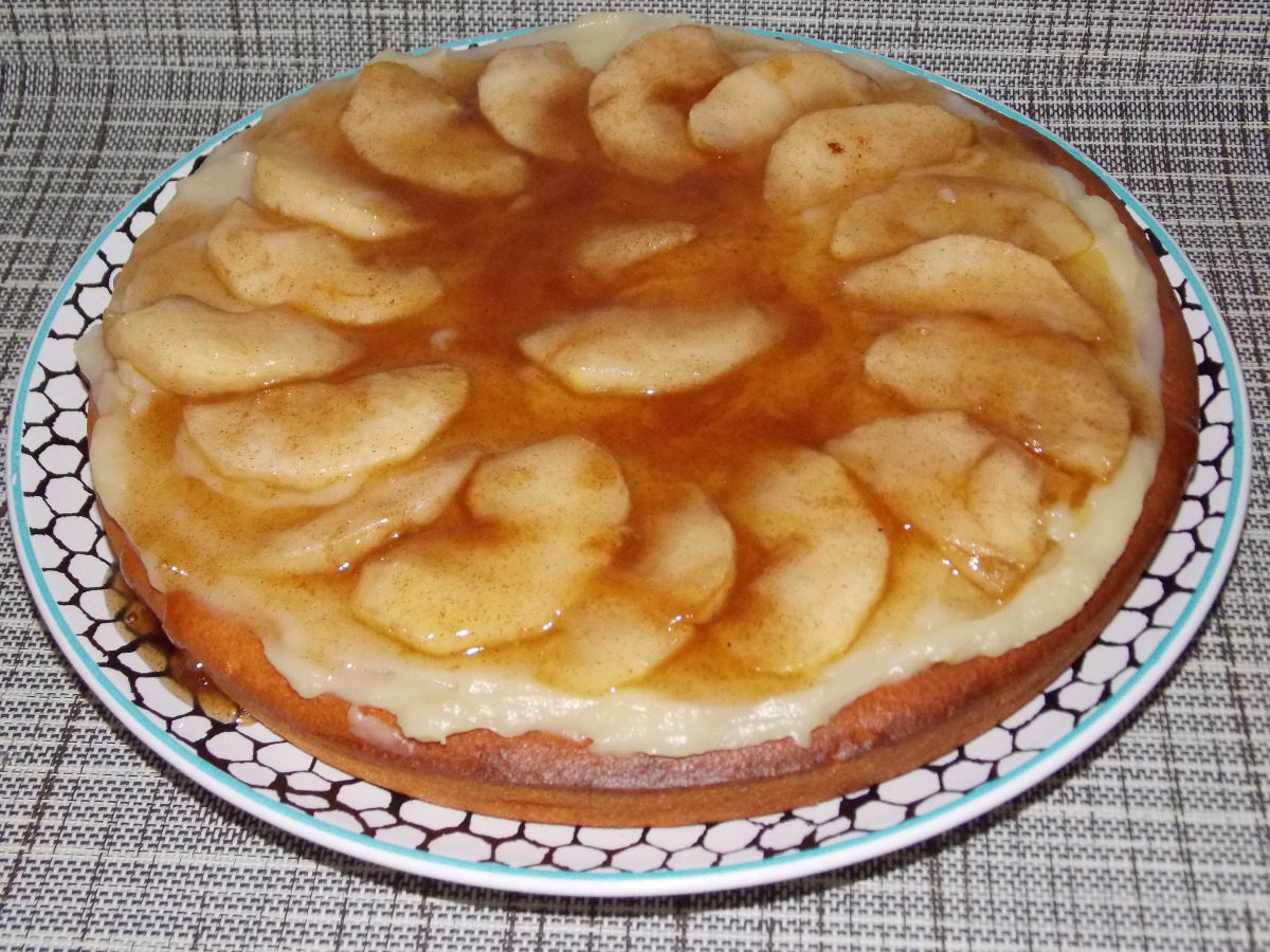 Творожный пирог с карамелизированными яблоками