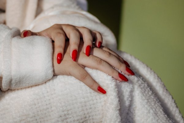 10+ неудобств, испытываемых женщинами с длинными ногтями