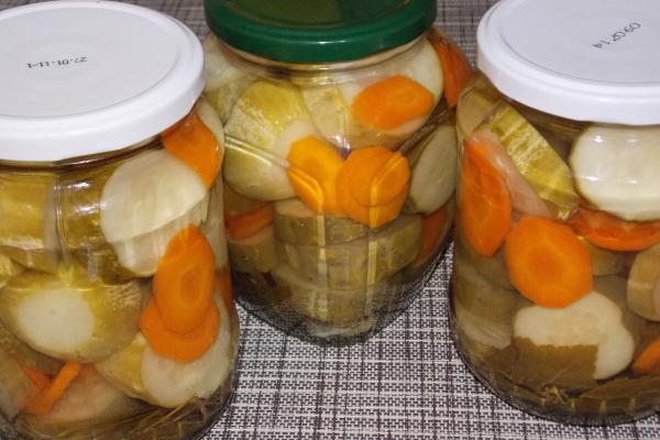 Маринованные резаные огурцы с морковью без стерилизации Маринованные резаные огурцы с морковью без стерилизации