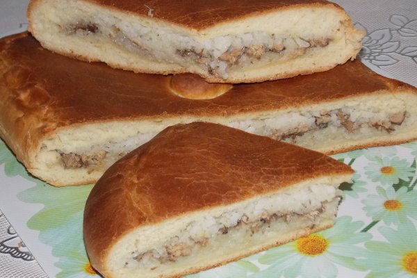 Пирог с рыбными консервами и рисом Пирог с рыбными консервами и рисом