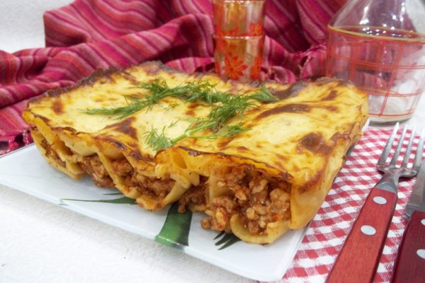 Каннеллони с мясом под соусом бешамель Каннеллони с мясом под соусом бешамель