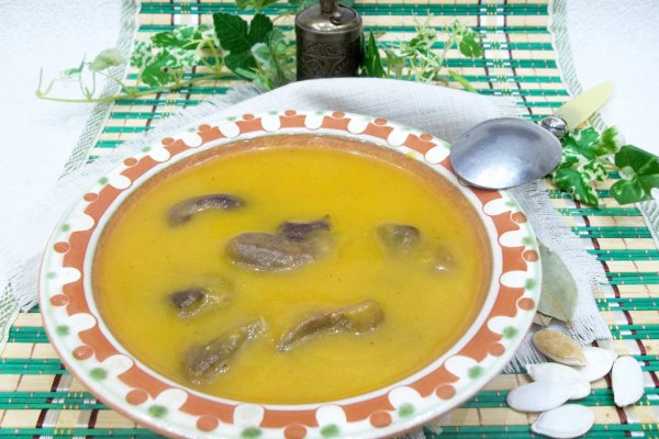 Тыквенный суп-пюре с замороженными или свежими белыми грибами