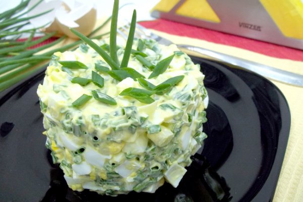 Яичный салат с зеленым луком