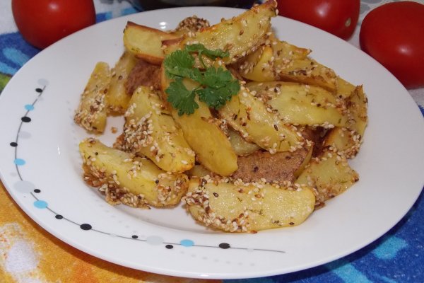 Картофель в кунжуте, запеченный в духовке