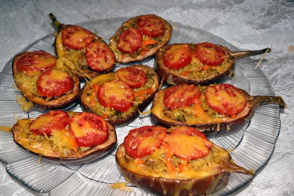 Баклажанные лодочки с рисом и овощами Баклажанные лодочки с рисом и овощами