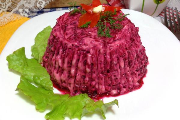 Порционная селедка под шубой с яблоками Порционная селедка под шубой с яблоками