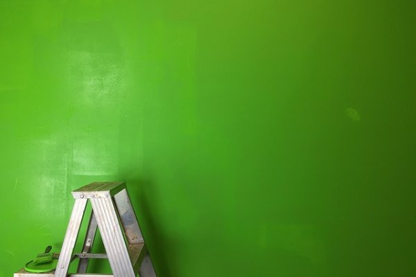10 распространенных проблем с покраской стен, пола и потолка