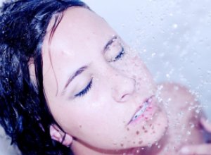 Вредно ли принимать душ каждый день?