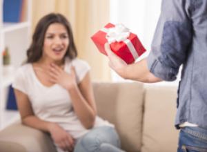 Как научить мужа дарить подарки?