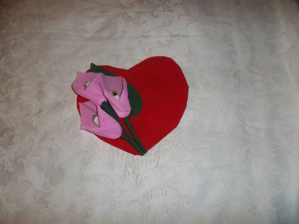 Мастер-класс по созданию «Валентинки» с цветами из конфет