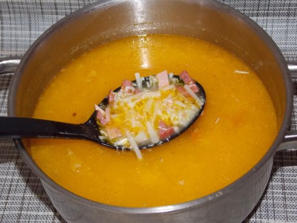 суп с плавленным сыром и колбасой и вермишелью рецепт с фото. 1136 11u. суп с плавленным сыром и колбасой и вермишелью рецепт с фото фото. суп с плавленным сыром и колбасой и вермишелью рецепт с фото-1136 11u. картинка суп с плавленным сыром и колбасой и вермишелью рецепт с фото. картинка 1136 11u. Разнообразить меню может простой кусочек сыра. Стоит к обычному супу добавить плавленый сырок, и обычное первое блюдо заиграет уже совсем другими красками. В этом рецепте с фото, я пошагово раскрою перед вами все тонкости приготовления сырного супа с колбасой и вермишелью.