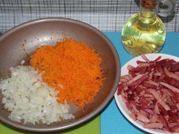 суп с плавленным сыром и колбасой и вермишелью рецепт с фото. 1136 6u. суп с плавленным сыром и колбасой и вермишелью рецепт с фото фото. суп с плавленным сыром и колбасой и вермишелью рецепт с фото-1136 6u. картинка суп с плавленным сыром и колбасой и вермишелью рецепт с фото. картинка 1136 6u. Разнообразить меню может простой кусочек сыра. Стоит к обычному супу добавить плавленый сырок, и обычное первое блюдо заиграет уже совсем другими красками. В этом рецепте с фото, я пошагово раскрою перед вами все тонкости приготовления сырного супа с колбасой и вермишелью.