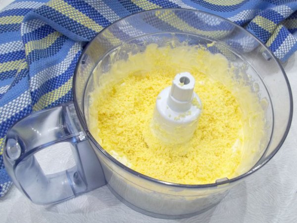 Печеночный рулет с маслом