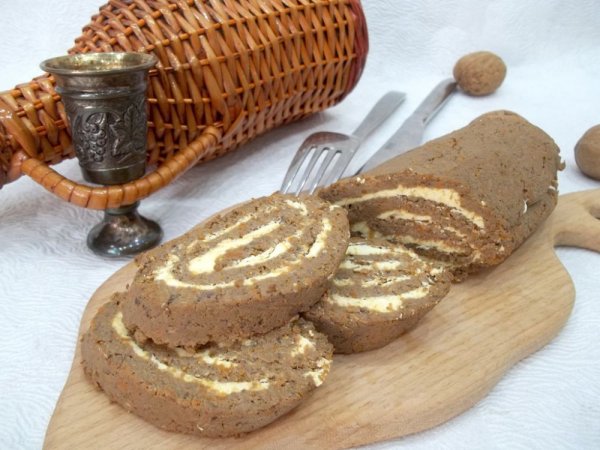 Печеночный рулет с маслом