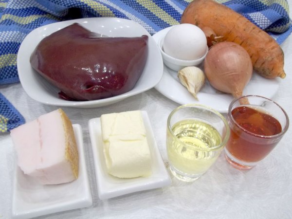 Печеночный рулет с маслом