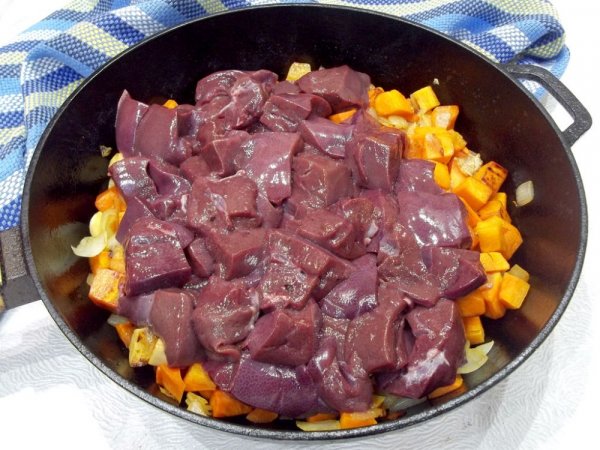 Печеночный рулет с маслом