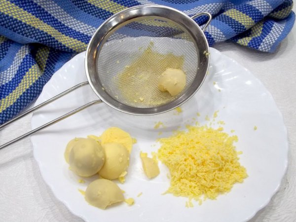 Печеночный рулет с маслом